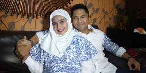 Doa Istri Hengky Kurniawan di Syukuran 7 Bulan Kehamilan