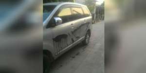 Parkir di Bahu Jalan, Mobil di Bekasi Disiram Cat Besi