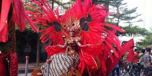 Parade Karnaval Batik Indonesia Rayakan Hari Batik Nasional