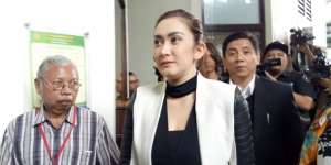 Hadapi Sidang Perdana Perceraian, Nafa Urbach Santai