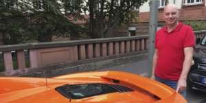 Bikin Ngakak, Keledai Memakan McLarren Rp4 Miliar