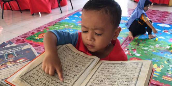 Merdunya Bocah 4 Tahun Ini Saat Membaca Alquran