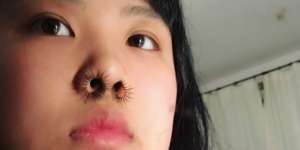 Tren Kecantikan Baru Bikin Ngakak! Hair Extension Bulu Hidung