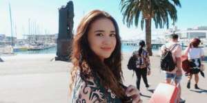 Demi Gadis Spanyol, Kulit Michelle Ziudith Menghitam