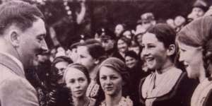 8 Fakta Mengejutkan Hitler yang Tak Kamu Ketahui