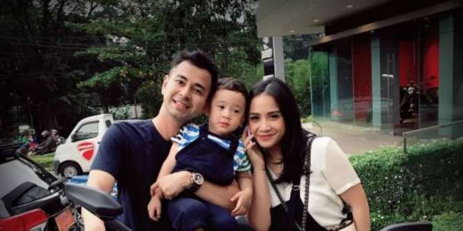 Raffi Ahmad Kembali Umbar Pose Tidur Nagita Slavina