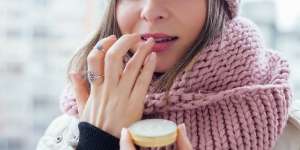 Sudah Pakai Lip Balm Bibir Masih Kering, Kenapa?