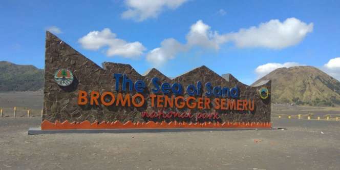 Dinilai Merusak Estetika, Pembangunan Tugu Nama Bromo Diprotes