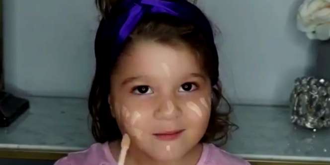 Kemampuan Merias Wajah Gadis Kecil Ini Saingi Makeup Artist