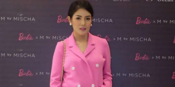 Nindy Dicibir Gara-gara Pakai Baju Seperti Istri Polisi