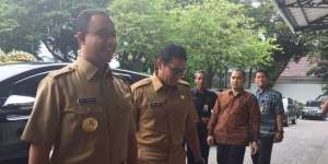 Tiba di Balai Kota, Anies-Sandi Kompak Tak Naik Mobil Dinas