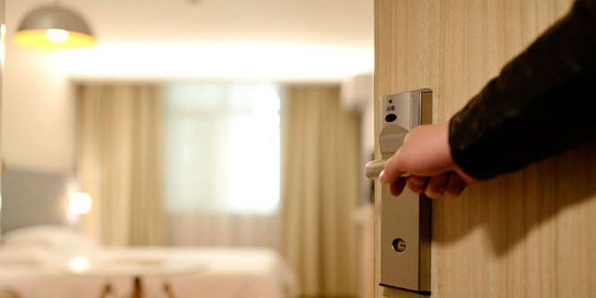Tamu Hotel Syok, Temukan Kamera Tersembunyi di Kamar