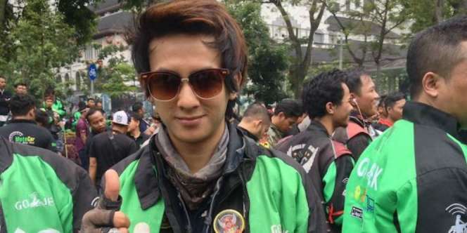 Kisah Mantan Personel Boy Band yang Jadi Driver Ojek Online
