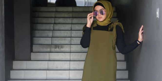 Khalida Makmoer: Midi Tunik Pilihan Tepat untuk Tampil Trendi