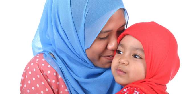 Fany Febriany: Cara Ampuh Ajarkan Anak Berhijab Sejak Dini