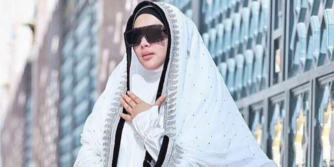 Umrohkan 20 Korban First Travel, Syahrini: Ini Sedekahku