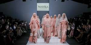 Busana Syari Bernuansa Pastel nan Menggoda di Panggung JFW