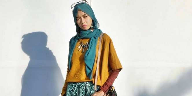 Dian Nopiyani: Ide Busana Saat Traveling buat Hijaber