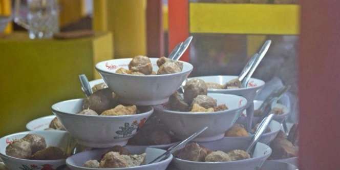 Ada di Probolinggo, Ini Kedai Bakso Hits Langganan Para Artis
