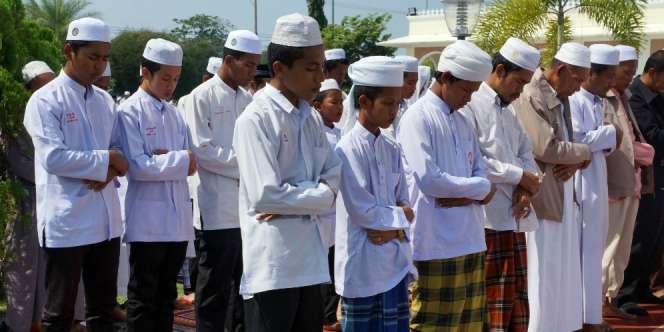 Pernah Was-was Saat Sholat? Tenangkan dengan Doa Ini