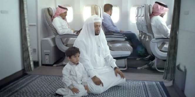 Kisah 'Mushola Terbang' di Pesawat Umroh Arab Saudi