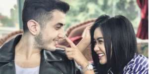 Foto Mesra Bareng Pacar, Tangan Cita Citata Bikin Gagal Fokus
