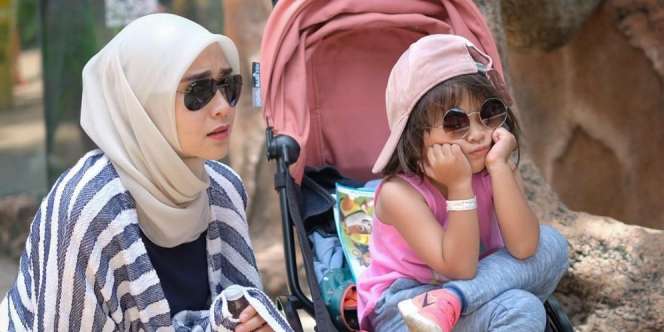 Curhatan Zaskia Mecca Hadapi Putrinya yang 'Ngambek'