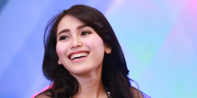 Masya Allah.. Ayu Ting Ting Ajari Bilqis Mengaji