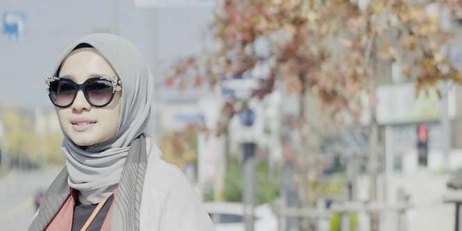 Tiga Gaya Jilbab ala Laudya Cynthia Bella, Kamu Pilih Mana?