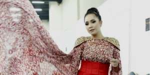 Nagita Slavina Pakai Baju Murah, Penggemar Histeris