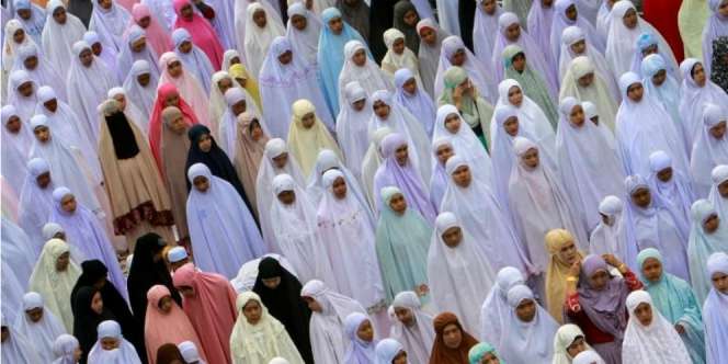Bolehkah Sholat dengan Pakaian Transparan?