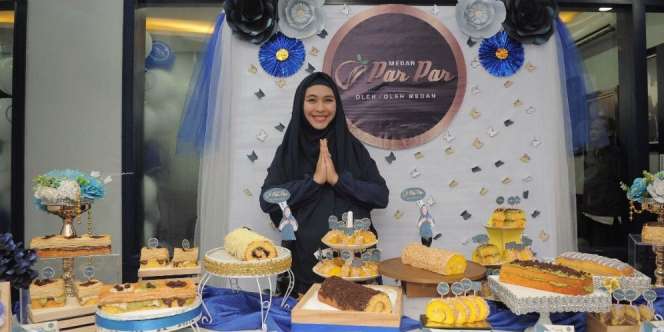 Setelah Surabaya, Oki Setiana Dewi Jualan Kue di Medan