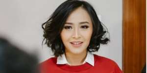 Makin Cantik Saat Hamil, Rinni Idol Pamer Perut Buncitnya