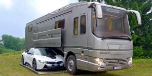 Intip 'Daleman' Hotel Bintang Lima Berjalan Seharga Rp 23 M!