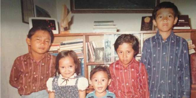 Pejabat Ini Pamer Foto Masa Kecil, Bisa Tebak Siapa?