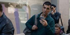 Makin Panas, Gaya Samsung Sindir iPhone Habis-habisan