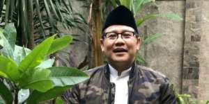 Diundang Jokowi, Cak Imin Bingung Pakai Sarung atau Celana