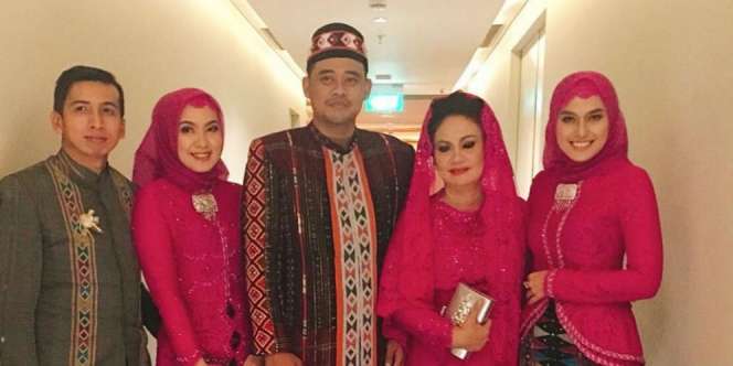 Gaya Hijab Dua Kakak Bobby yang Cantiknya Kebangetan