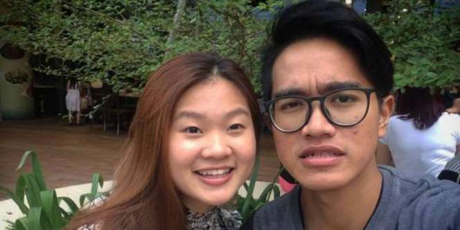 Foto Bareng di Pernikahan Kahiyang, Inikah Kekasih Kaesang?