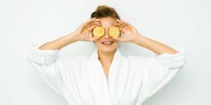Jessica Ie: Sejuta Khasiat Lemon Buat Kesehatan & Kecantikan