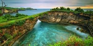 Wisata Anti-Mainstream Bali, Tebing Unik Sampai Taman Angker