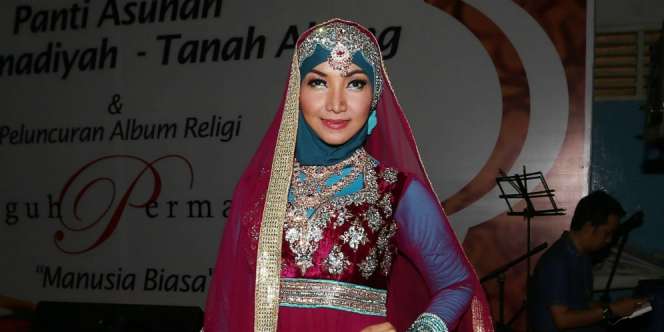 Lagi, Roro Fitria Dapat Gelar Kebangsawanan