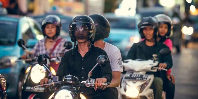 Dilarang Ngebut Polisi, Alasan Tukang Ojek Bikin Ngakak