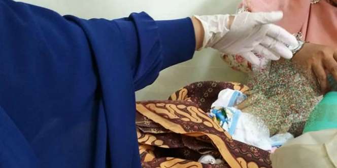 Bayi Usia 9 Hari Diberi Pisang, Nasibnya Berakhir Tragis