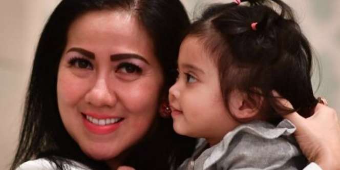 4 Seleb yang Angkat Anak dengan Penuh Cinta