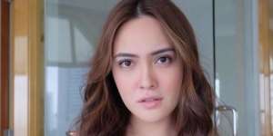 Tas Mungil Shandy Aulia Ini Cukup Buat Beli 3 Motor