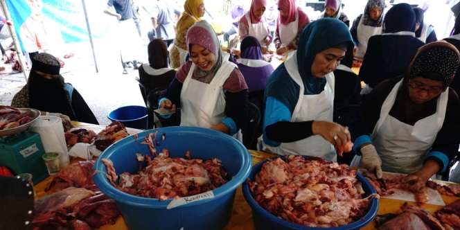 Bolehkah Orangtua Memakan Aqiqah Anak?