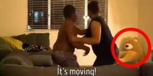 `Family Prank` Ini Bikin Sang Adik Menangis, Tapi...