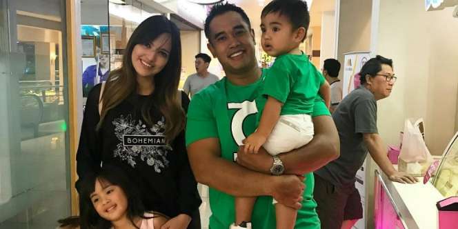 Merasa Anak Tak Mirip, Suami Nia Ramadhani: Alhamdulillah