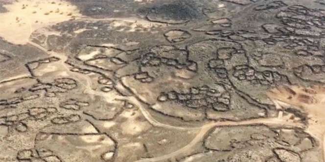 Ilmuwan Selidiki Gerbang Batu Misterius di Saudi